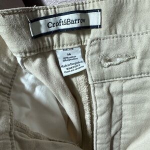 Croft & Barrow Women’s  Light Tan Chino shorts